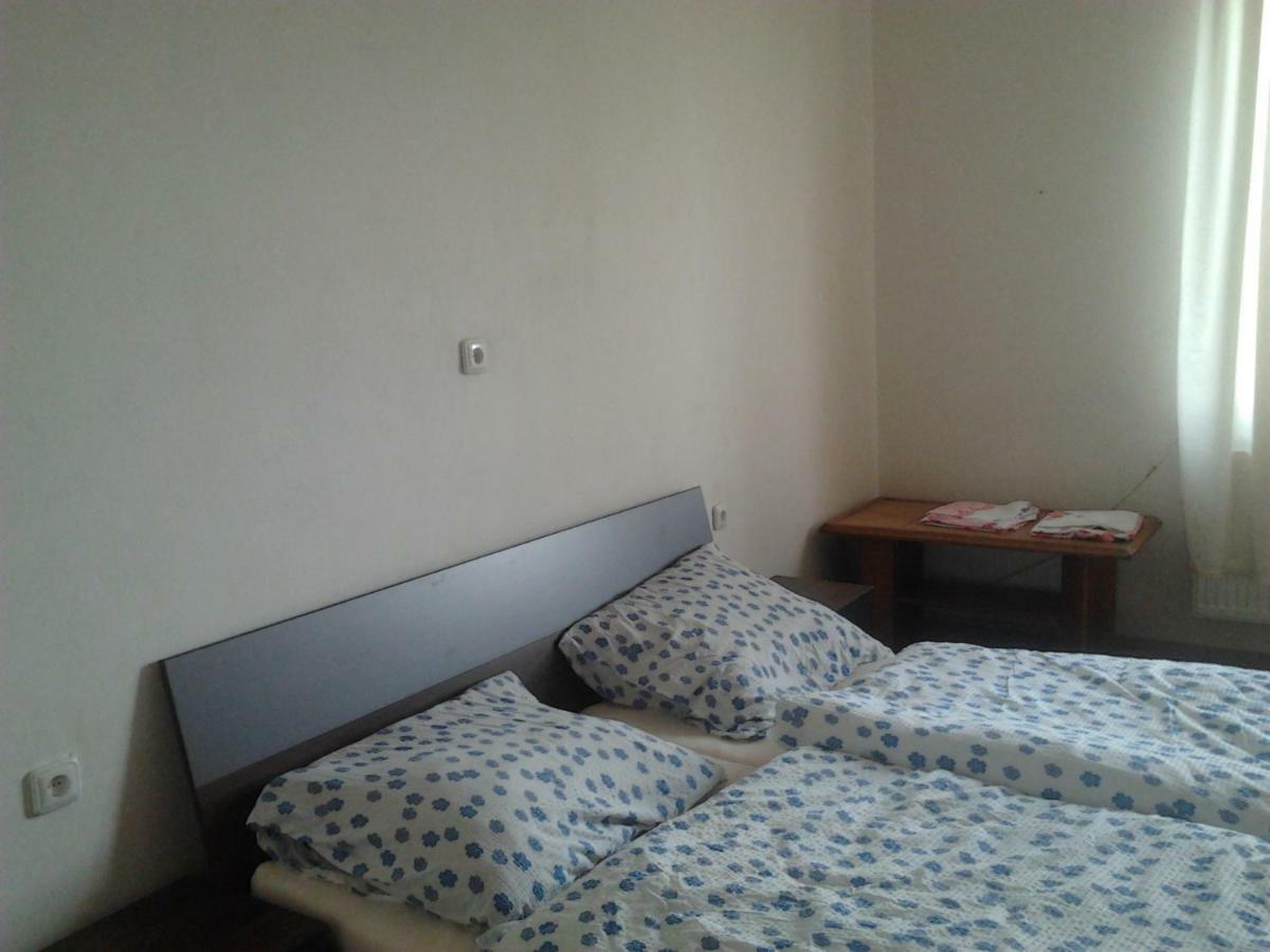 Apartman Ella - Tabor -Cz - U Stadionu Miru 1735 Exteriör bild