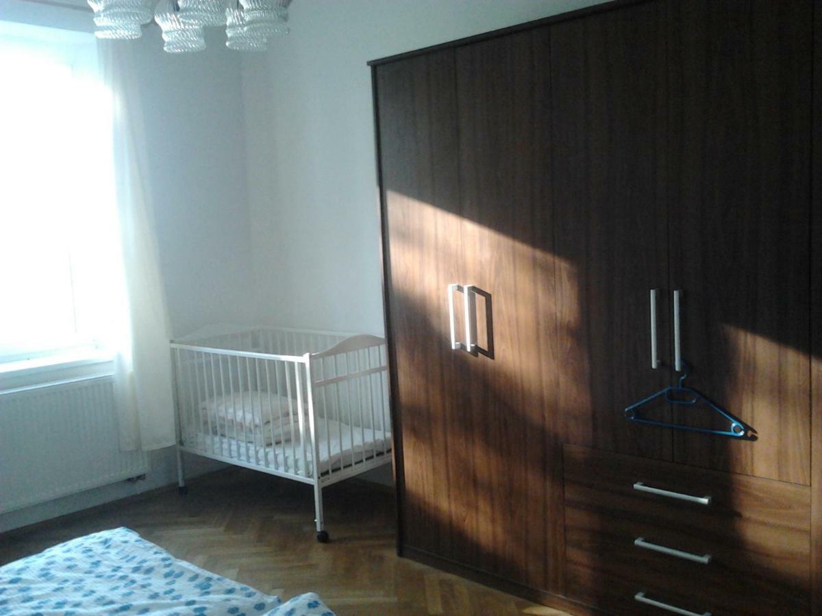 Apartman Ella - Tabor -Cz - U Stadionu Miru 1735 Exteriör bild